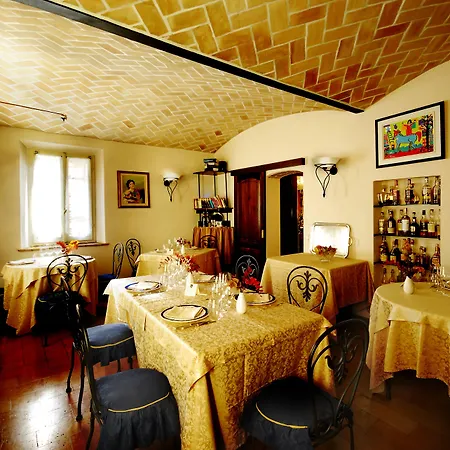 Del Feudo & Restaurant B&B 카스텔베트로