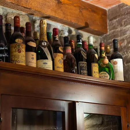 Del Feudo & Restaurant 4* カステルヴェトロ・ディ・モーデナ