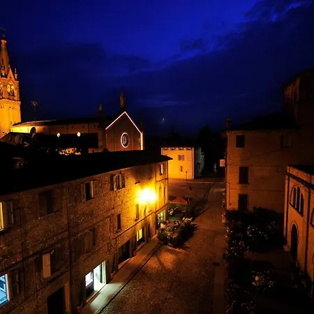 Oda ve Kahvaltı Del Feudo & Restaurant Castelvetro di Modena