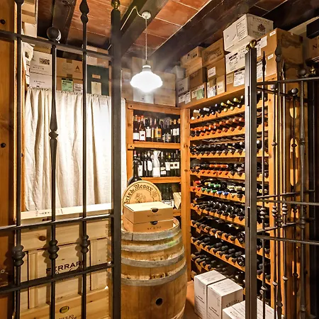 Del Feudo & Restaurant 4* カステルヴェトロ・ディ・モーデナ