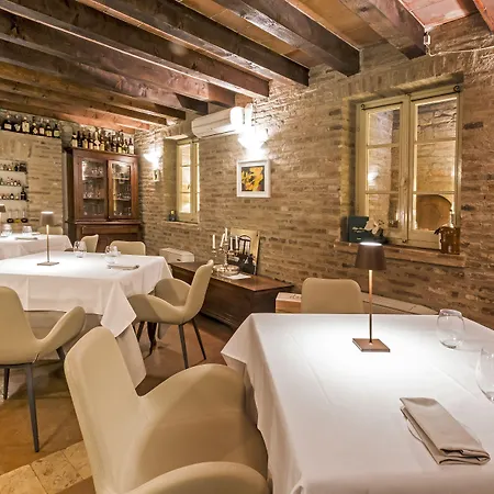 Del Feudo & Restaurant ベッド・アンド・ブレックファスト 4*